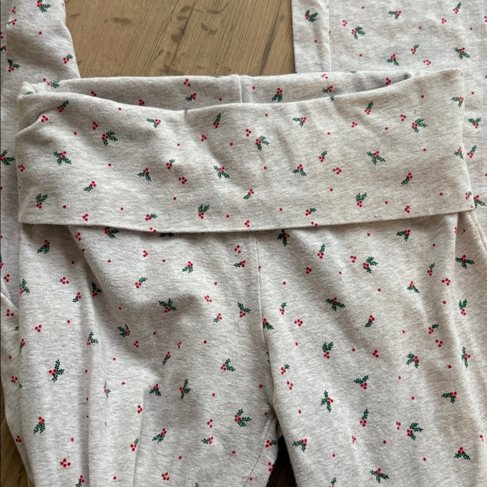 SKIMS Light Heather Floral Long Sleeve Pajama Set Size small. Worn maybe 2X. - Picture 4 of 4